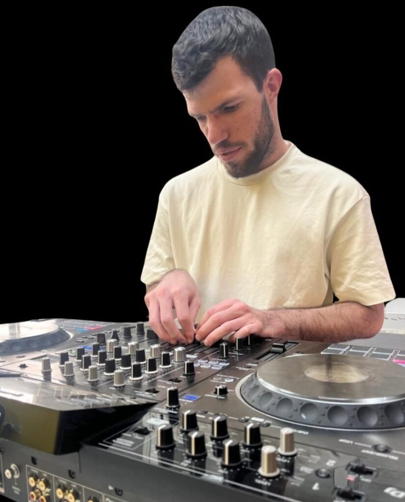 עמית פולק - דיג'יי טראנס ישראלי בפעולה